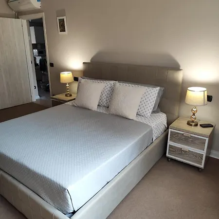 La Mar Zelarino Homestay *